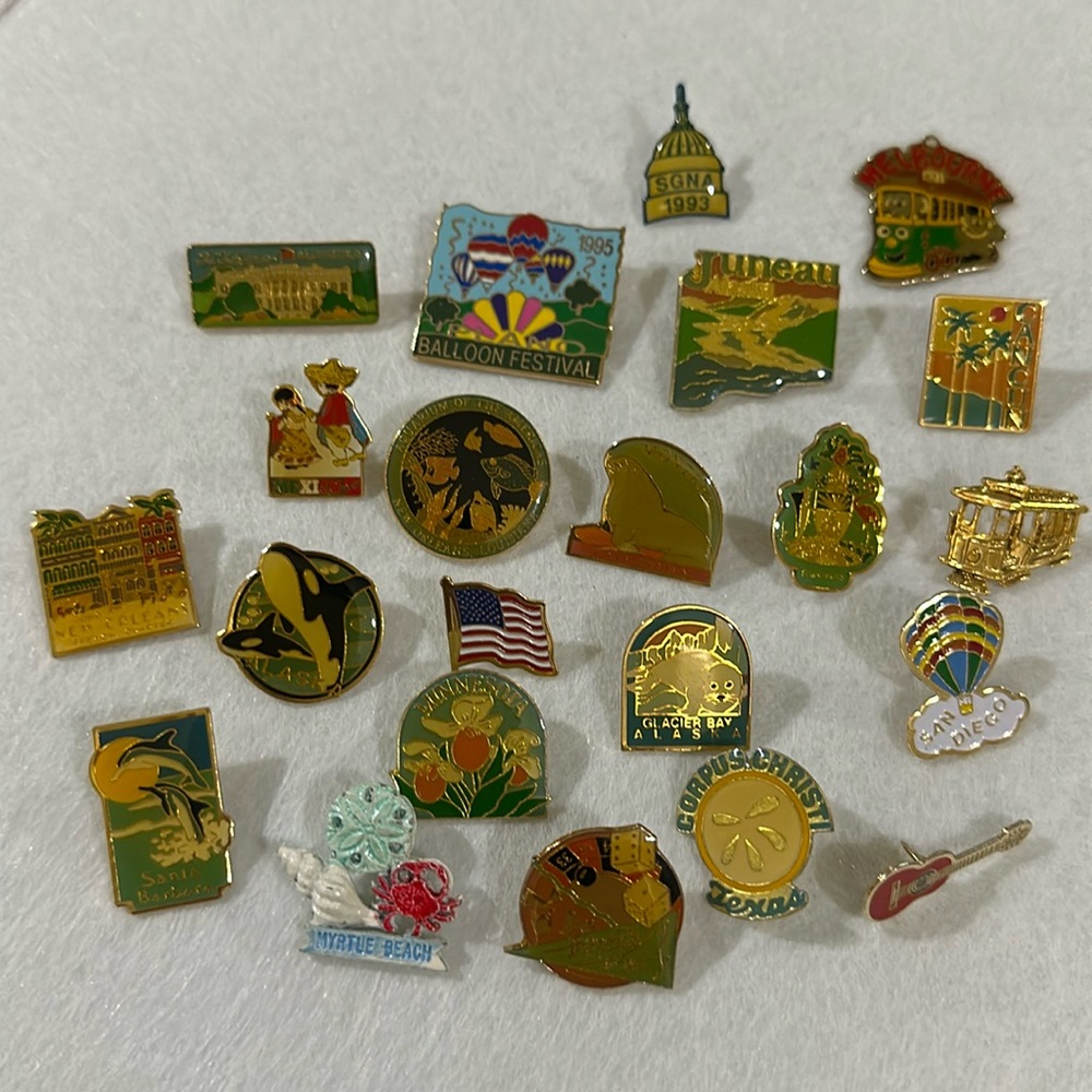 Vintage Souvenir collectors gold tone pin lot of 22